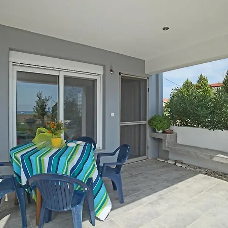 Apartman To Sea