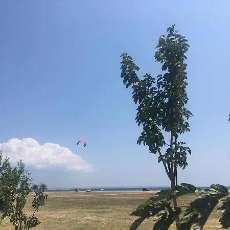 Apartment To Sea *