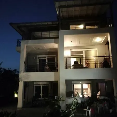 Apartment To Sea