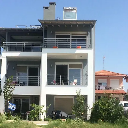 To Sea Paralia Dionysiou
