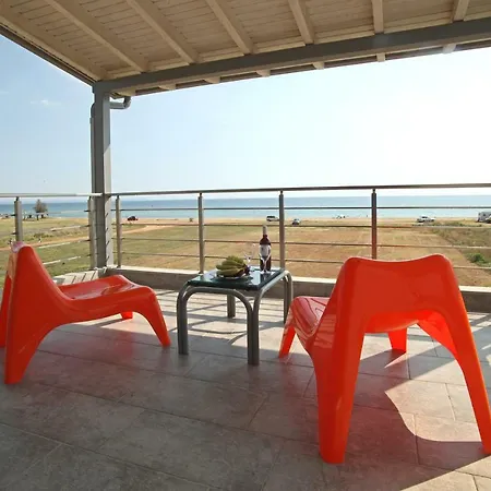 Apartment To Sea