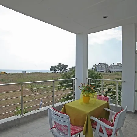 Apartment To Sea *